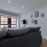 Lovely Apartment In Aldgate East 3