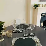 Luxury Fulham Flat With 5* Touches Nr River Thames