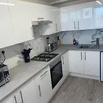 Dulwich Delight Panoramic View Apartment