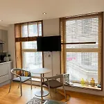 Piccadilly Circus Luxury Studio