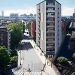Stunning, Spacious Apartment With A Balcony
