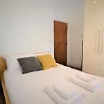 One Bedroom Apartment In Bayswater