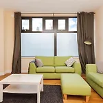 Stylish 2 Bedroom Apartment in Greenwich