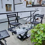 Studio With A Large Toilet And A Separate Room Budget Price Central London