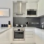 2 Bedroom Apartment In South Hampstead