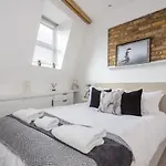 Stylish 1 Bedroom Apartment Near Northcote Road
