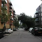 Spacious And Airy 1 Bedroom Flat - Great Location