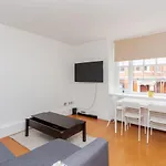 Peaceful 2 Bedroom Apartment In Central London