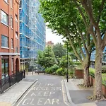 Peaceful 2 Bedroom Apartment In Central London