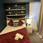 2-Bedroom&Living Room Budget Apartment in Central London