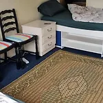 Private Room In Shares Flat Near Heathrow Airport