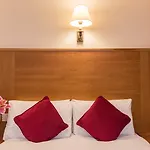 Byron Hotel