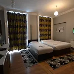 Hyde Park Apartment