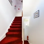 Boston Court Hotel