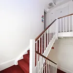 Boston Court Hotel