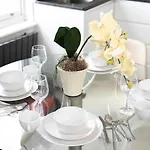 Penthousestays Notting Hill - Chic 2 Bedroom Apartment W/ King Beds - Near Portobello Road & Kensington High Street