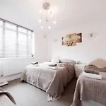 London 2 Bed Apartment