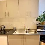 Candy Cafe Apartment