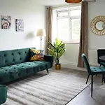 Sophie Place In Vauxhall - 3 Double Beds, 1 Sofa Bed, Spacious