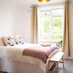 Sophie Place In Vauxhall - 3 Double Beds, 1 Sofa Bed, Spacious