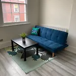Spacious 2 Bedroom Flat In Paddington