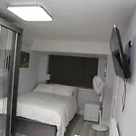 Budget Ensuite Room Woolwich