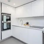 - Central 4-Impressive Apt-City/Theatre/Events-