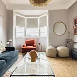 The West End Penthouse - 4Bdr With Views