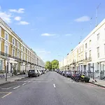 Deluxe Flat A In Kensington Olympia