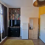 Private Self-Contained Studio Close To Hampstead, Golders Green & Camden Town