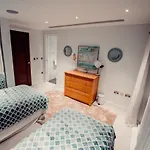 Lovely 4/Bdr Penthouse W/ Lovely Views