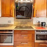 Luxury Specious En-Suite Room In Central London