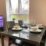 Lovely 2-Bed Flat Along The River Thames