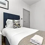 Amazing 2 Bedroom Apartment In Greater London
