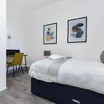 Lovely 2 Bedroom Apartment In Greater London