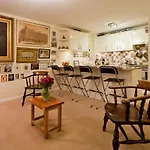 Covent Garden 1-Bedroom, 6 Beds, Quiet, Office-Ready