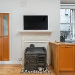 The Modern Manor - Fitzrovia - By Frankie Says