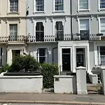 Gorgeous 2 Bedroom Flat In Charming Swiss Cottage