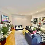 Spacious Flat With Huge Patio In Central London
