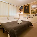 Covent Garden 1-Bedroom, 6 Beds, Quiet, Office-Ready
