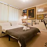 Covent Garden 1-Bedroom, 6 Beds, Quiet, Office-Ready