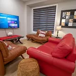 Stunning New 3Bd Home, Fiber Internet Free Parking