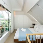 Unique 2 Bedroom Converted Artists Studio