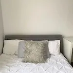 Cosy Flat In Zone 2 London