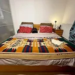 Large London Apartment Near Portobello Market, Notting Hill