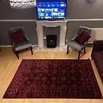 Vintage 3 Bedroom House Near Catford - 1 Double Bed, 3 Single Beds, Max 5 People
