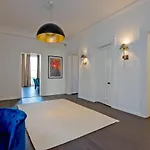 Stunning 6 Bedroom Flat