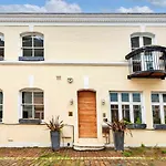 Finest Retreats - Ennismore Garden Mews