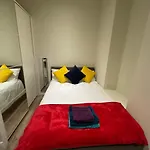 Modern & Elegant Central London Apartment Two Minutes From Train Station