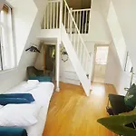 Unique, Exciting And Yours 2Rooms Trafalgar Square